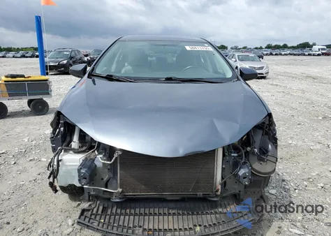 2015 Toyota Corolla L z USA, uszkodzony, nr VIN 2T1BURHE8FC236833